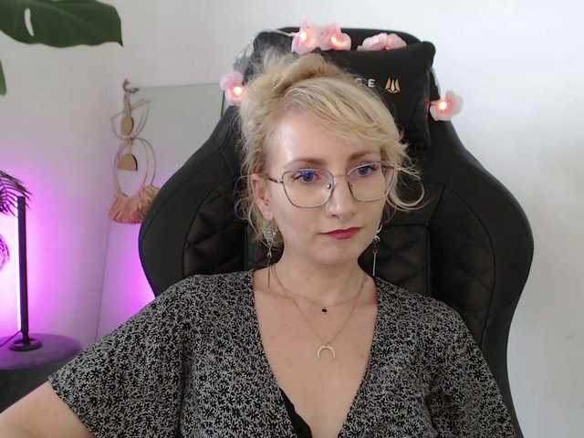 CinderellaMoon live cam on BongaCams