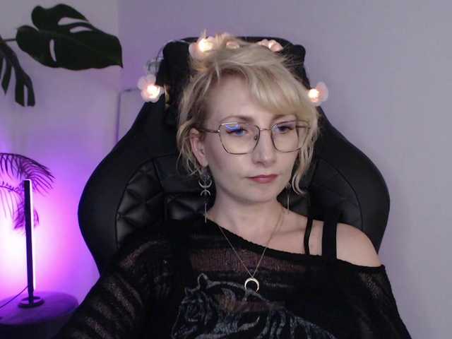 CinderellaMoon live cam on BongaCams