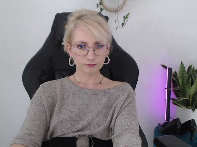 CinderellaMoon live cam preview
