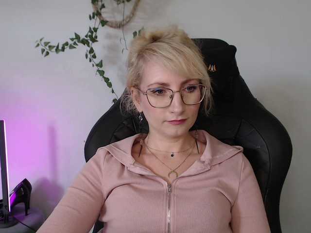 CinderellaMoon live cam preview