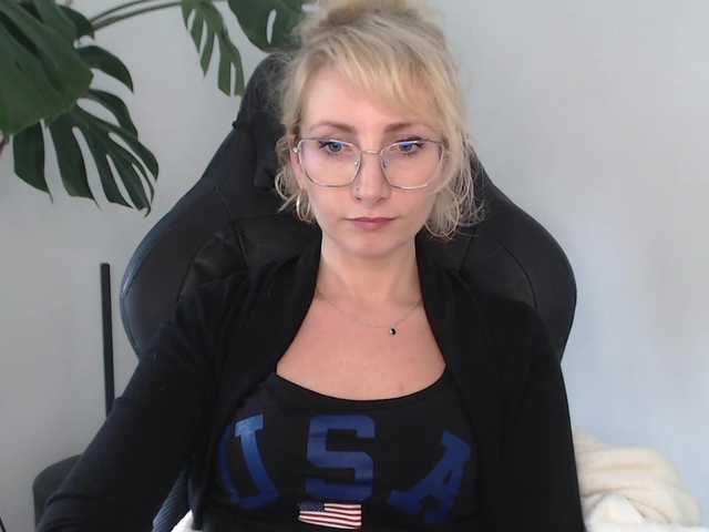 CinderellaMoon live cam on BongaCams