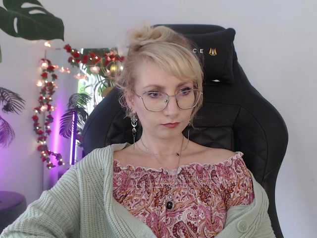 CinderellaMoon live cam on BongaCams