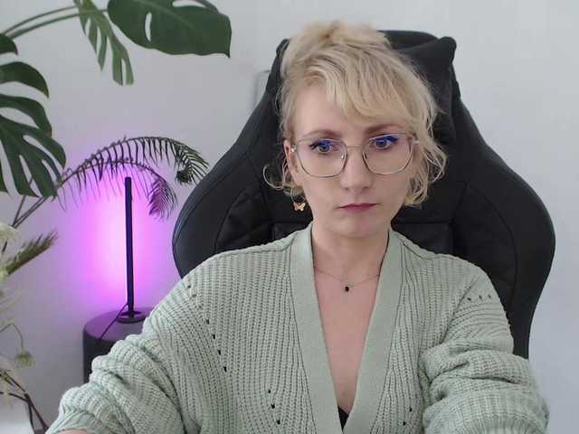 CinderellaMoon live cam on BongaCams