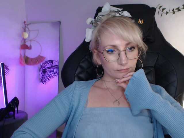 CinderellaMoon live cam on BongaCams