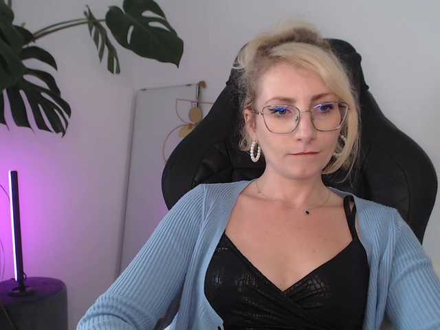 CinderellaMoon live cam on BongaCams