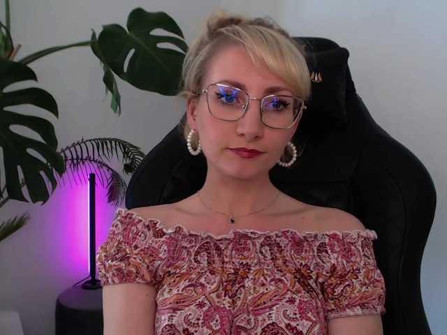 CinderellaMoon live cam on BongaCams