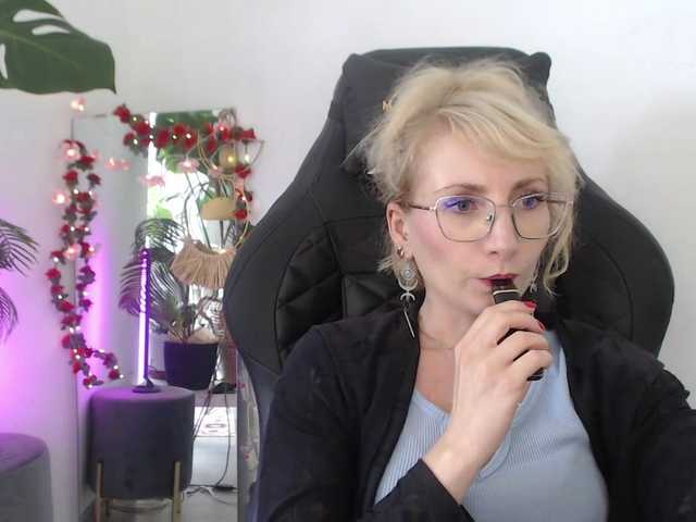 CinderellaMoon live cam on BongaCams