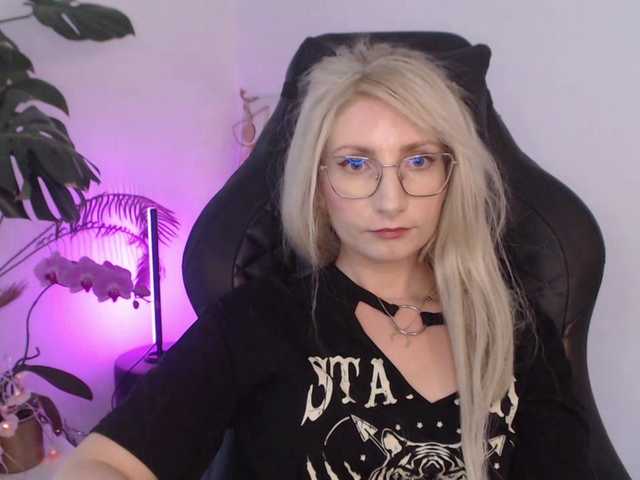 CinderellaMoon live cam on BongaCams