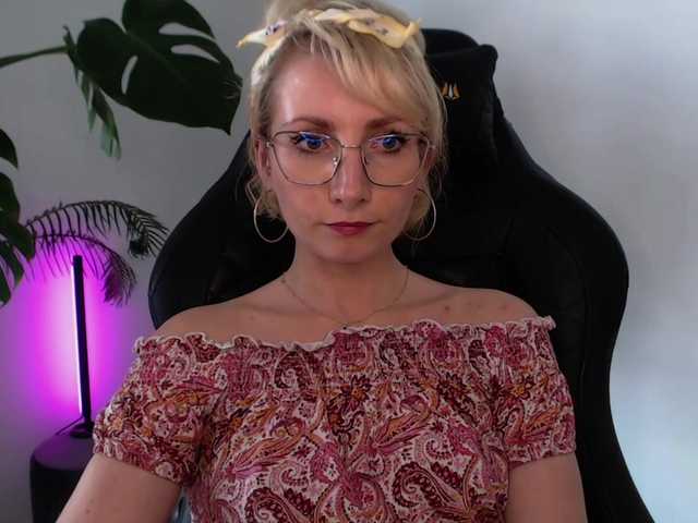 CinderellaMoon live cam on BongaCams
