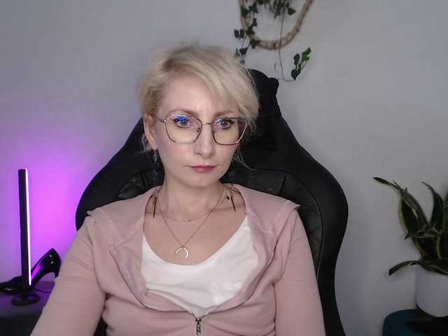 CinderellaMoon live cam preview