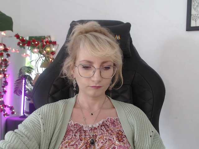 CinderellaMoon live cam on BongaCams