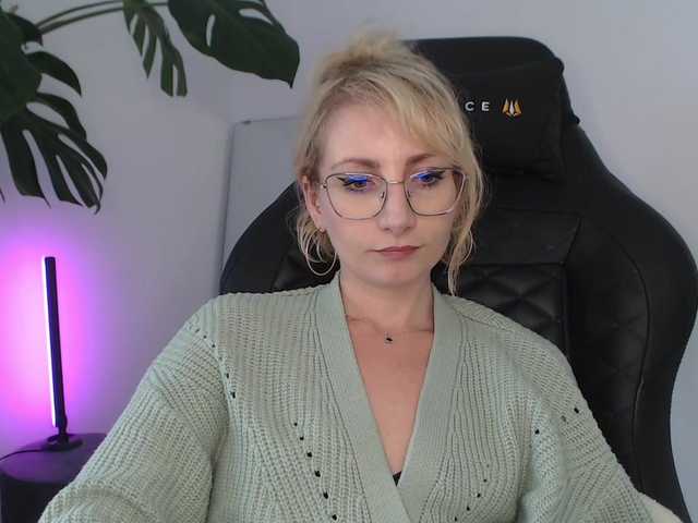 CinderellaMoon live cam on BongaCams