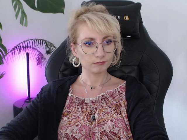 CinderellaMoon live cam on BongaCams
