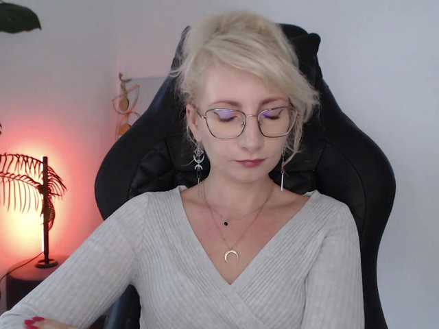 CinderellaMoon live cam on BongaCams