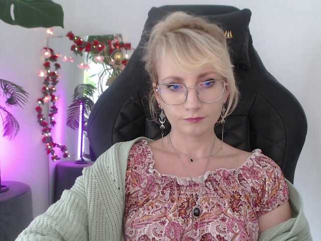 CinderellaMoon live cam on BongaCams