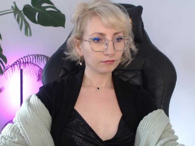 CinderellaMoon live cam on BongaCams