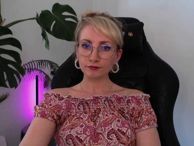 CinderellaMoon live cam on BongaCams