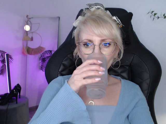 CinderellaMoon live cam on BongaCams