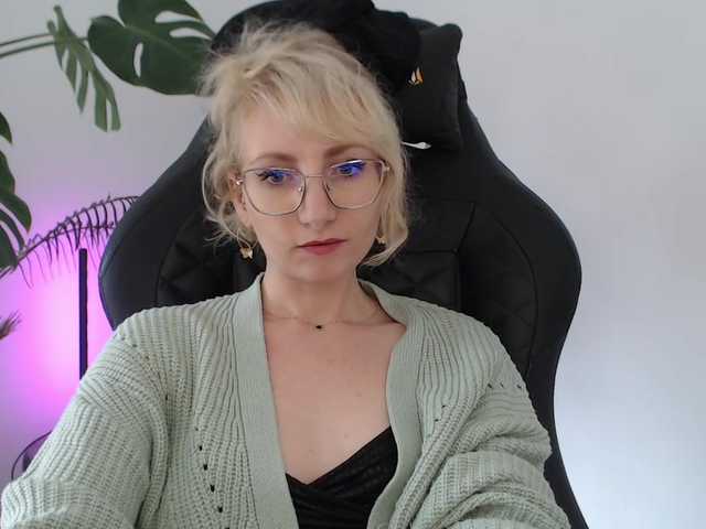 CinderellaMoon live cam on BongaCams