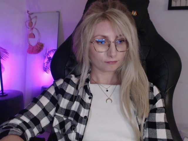 CinderellaMoon live cam on BongaCams