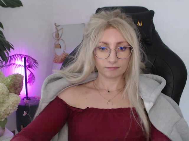 CinderellaMoon live cam on BongaCams