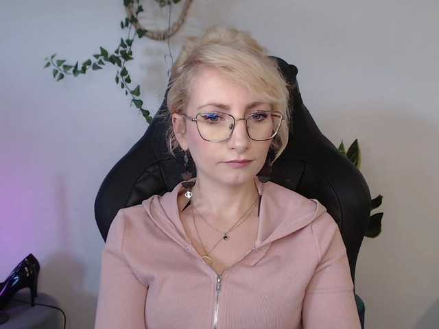 CinderellaMoon live cam on BongaCams