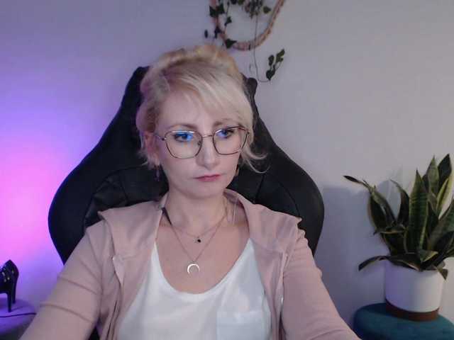 CinderellaMoon live cam on BongaCams