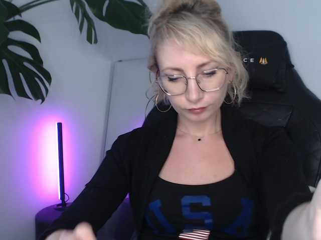 CinderellaMoon live cam on BongaCams