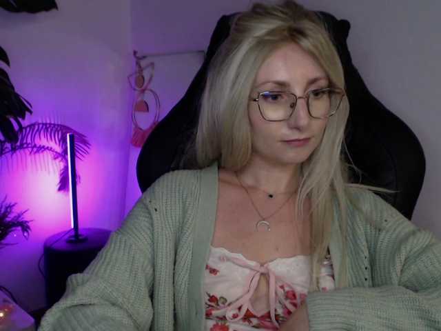 CinderellaMoon live cam on BongaCams