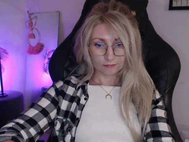 CinderellaMoon live cam on BongaCams
