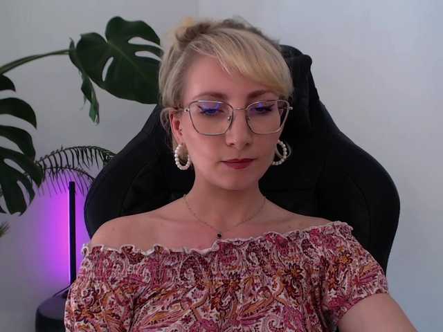 CinderellaMoon live cam on BongaCams