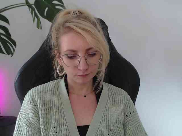CinderellaMoon webcam