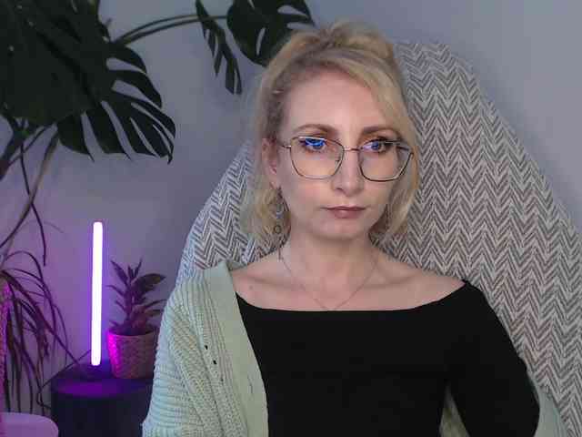 CinderellaMoon webcam