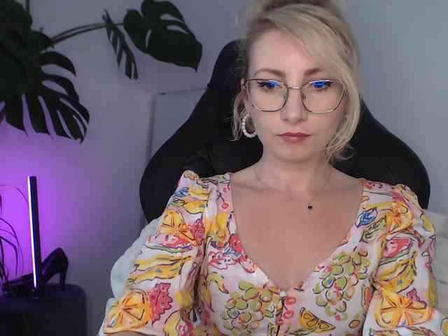 CinderellaMoon webcam