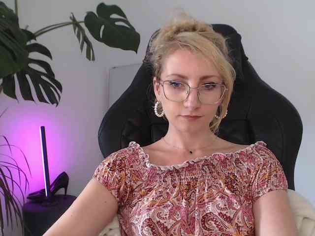 CinderellaMoon webcam