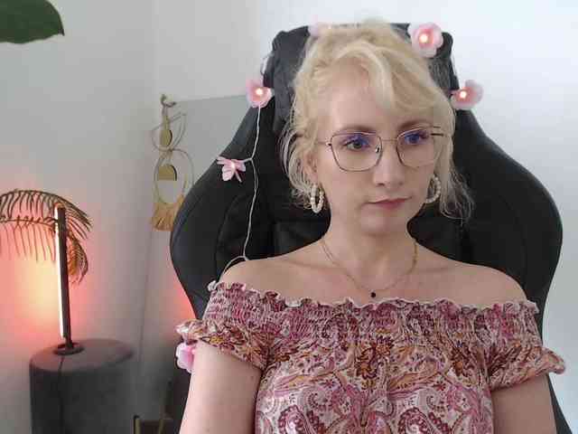 CinderellaMoon webcam