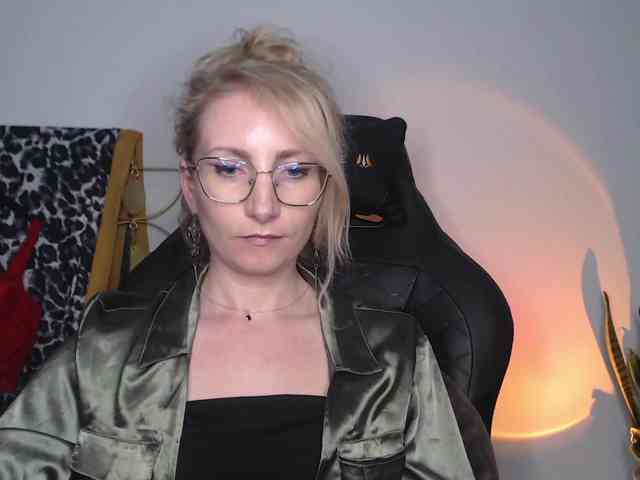 CinderellaMoon webcam