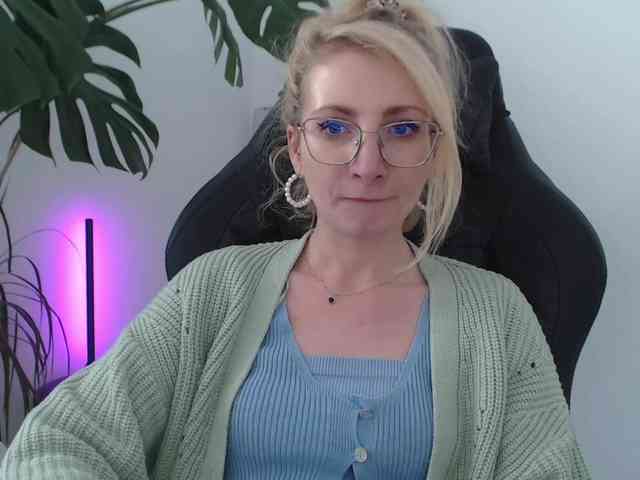 CinderellaMoon webcam