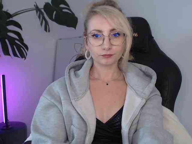 CinderellaMoon webcam