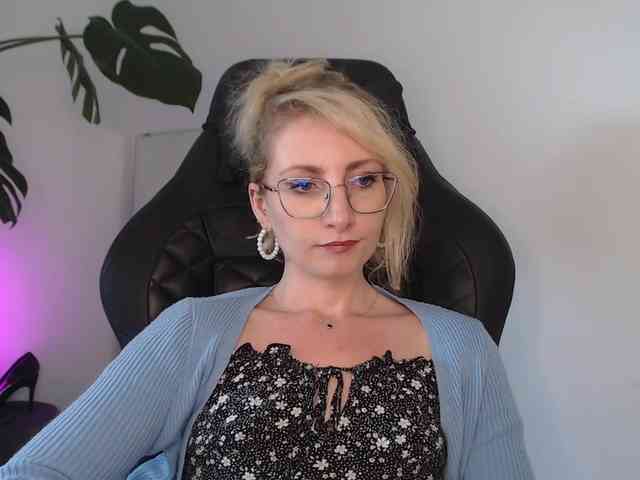 CinderellaMoon webcam