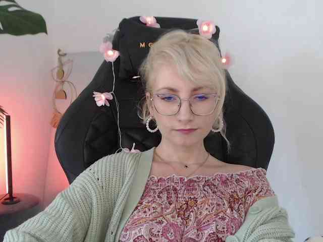 CinderellaMoon webcam