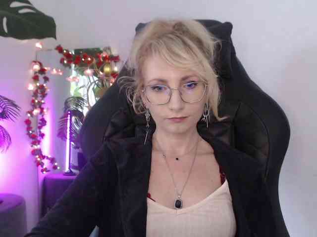 CinderellaMoon webcam