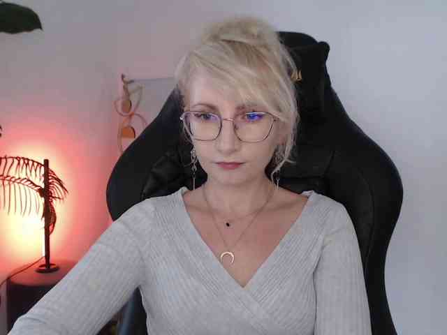 CinderellaMoon webcam