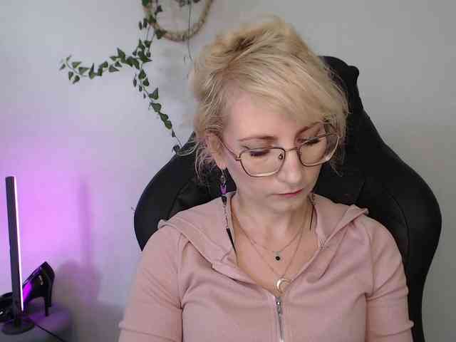 CinderellaMoon webcam