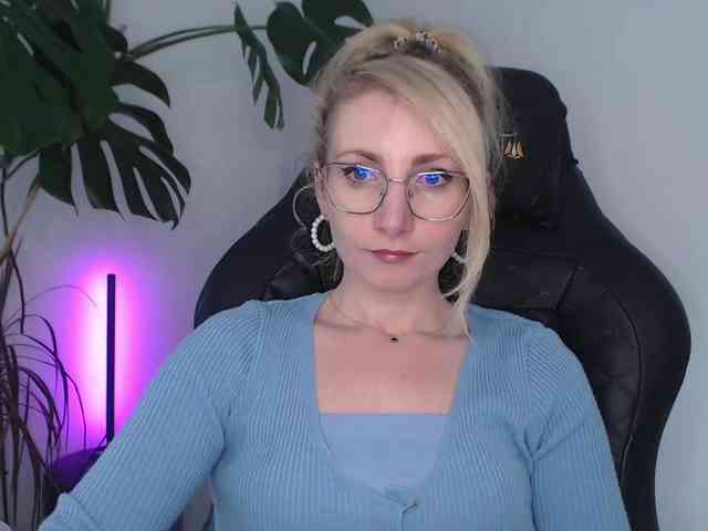 CinderellaMoon webcam