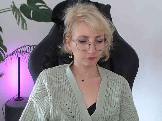 CinderellaMoon webcam