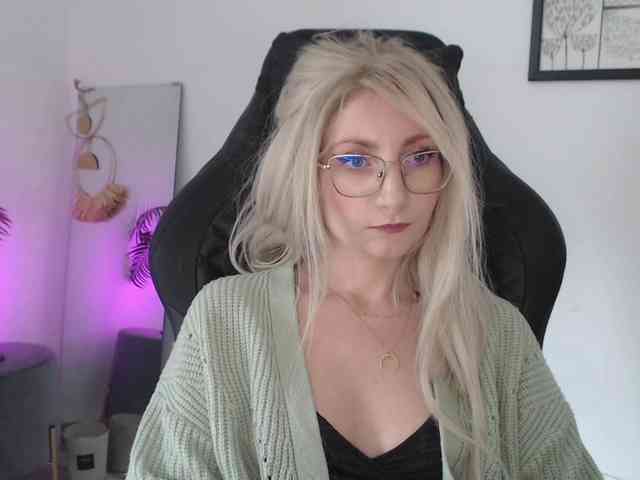 CinderellaMoon webcam