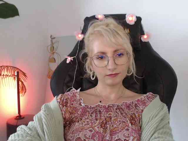 CinderellaMoon webcam