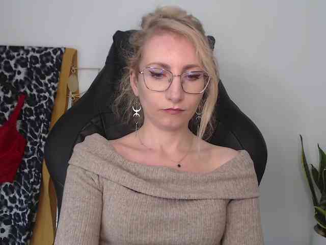 CinderellaMoon webcam