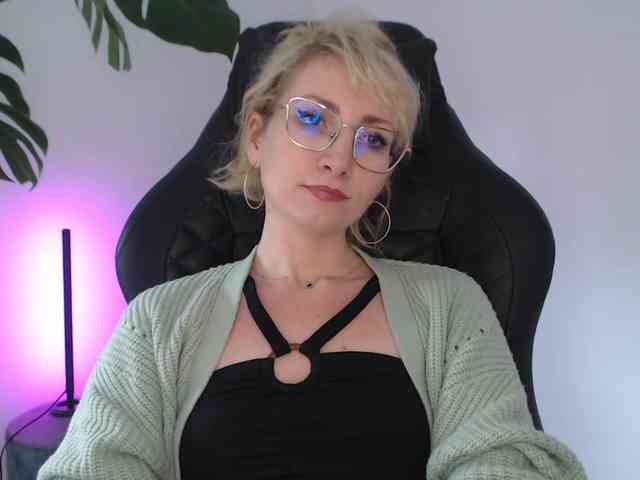 CinderellaMoon webcam